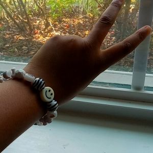 Color changing boho themed bracelet! 🌴 ⚡️